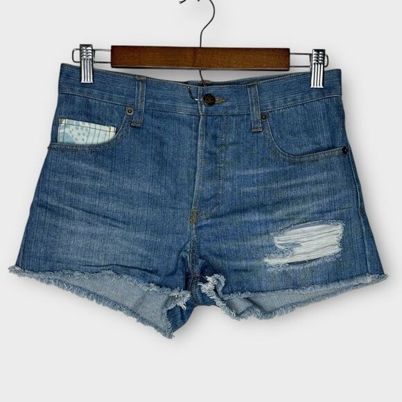 NWOT Levitate Distressed Denim Shorts Blue Floral Patchwork‎ Accents Size 25 - Picture 2 of 9